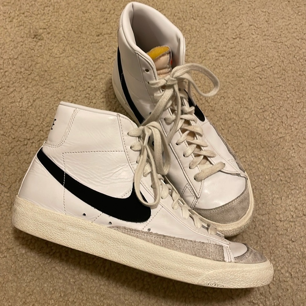 Nike Blazers 8.5